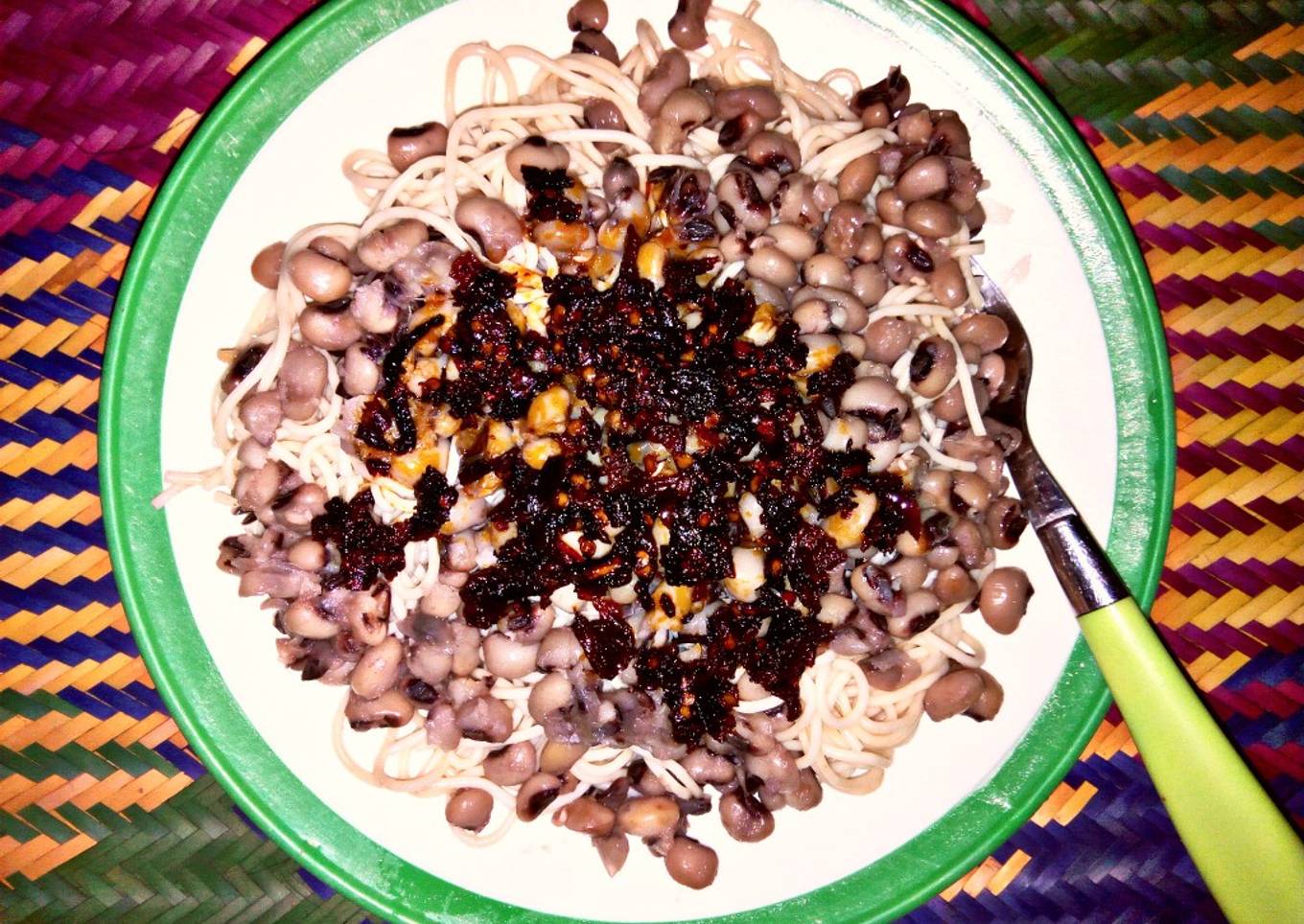 Spag with beans and black sauce