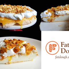 A picture of Lemon Pavlova.