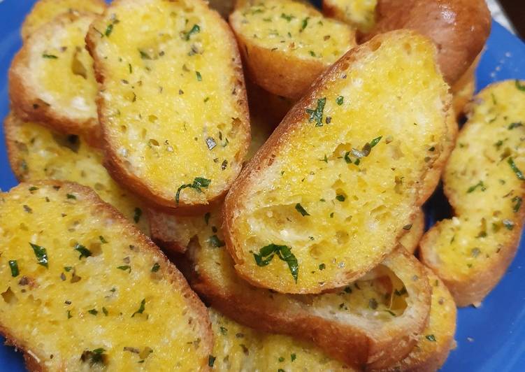 8 Resep: Garlic bread Anti Ribet!
