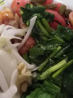 Una foto de Poke Macarrónico