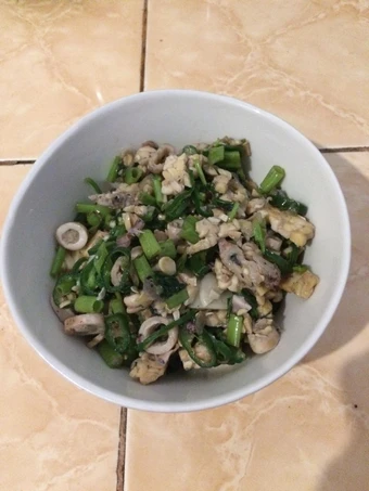 Cara Sederhana Menyiapkan Resep  Tumis kangkung cumi tempe yang Lezat, Menggugah Selera