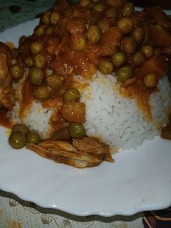 صورة لوصفة أرز بالجلبانة سهل وسريع 🍚