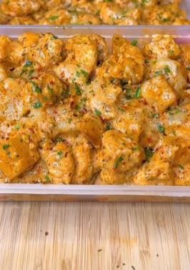 A picture of Creamy Garlic Cheesy Chicken & Potatoes.