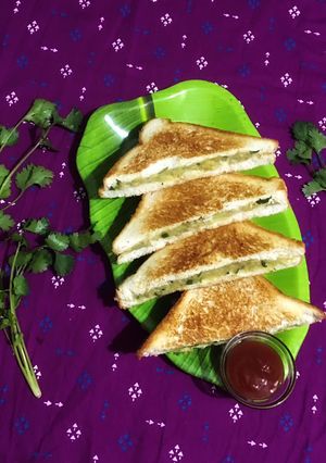 A picture of Coriander flavoured Potato Sandwich.