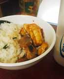 Gymer: Đậu thịt sốt cà chua cơm trắng