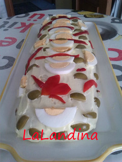 Una foto de Brazo gitano de ensaladilla rusa