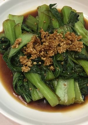 A picture of Bok Choy with Oyster Sauce.