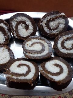 ચોકલેટ બિસ્કીટ રોલ રેસીપી મુખ્ય ફોટો