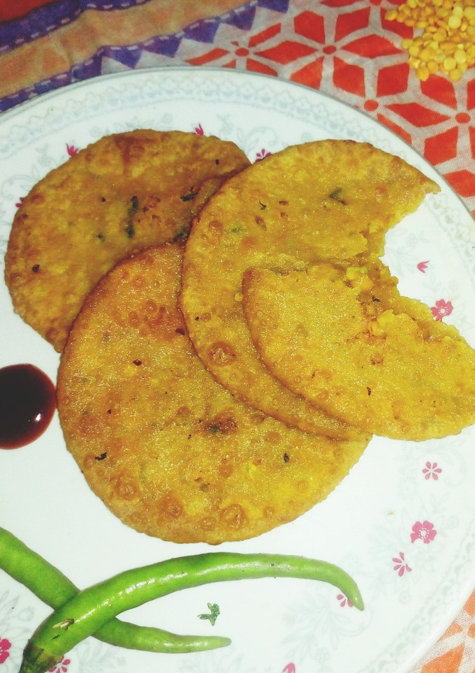 દલ પૂરી(dal puri recipe in gujarati) રેસીપી મુખ્ય ફોટો