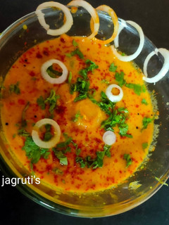 લસણિયો રોટલો(Lasaniyo Rotlo Recipe In Gujarati) રેસીપી મુખ્ય ફોટો