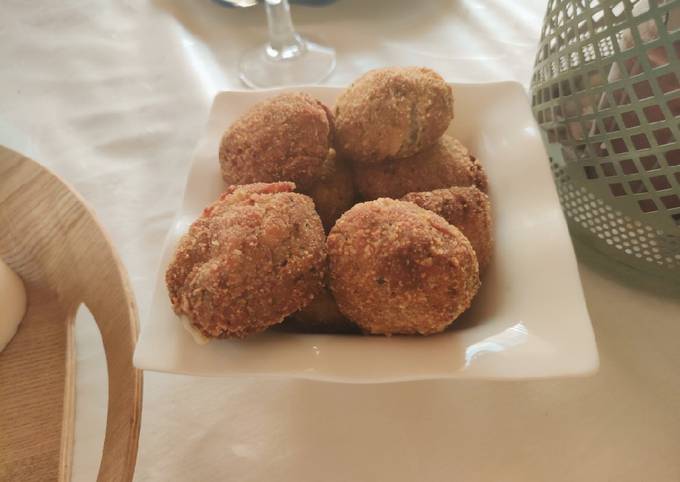 Polpette di melanzane filanti