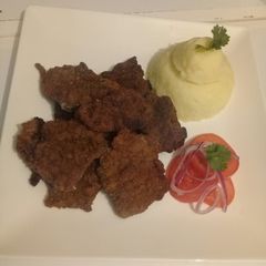 A picture of Wiener schnitzel(Viennese veal cutlets).