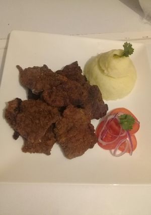A picture of Wiener schnitzel(Viennese veal cutlets).