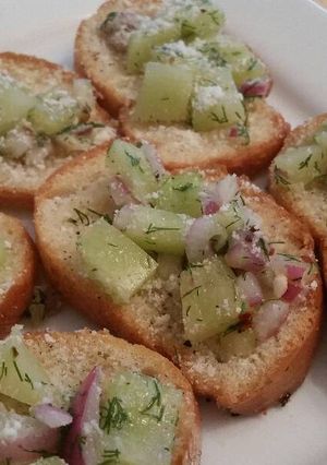 A picture of Green Tomato Crostini.