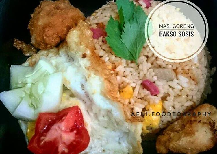 Cara Gampang Membuat Nasi goreng bakso sosis Anti Gagal