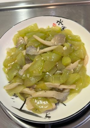大黃瓜炒菇 的食譜成品照片