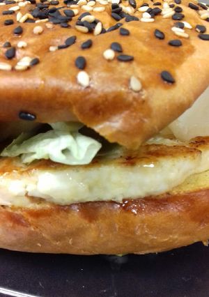 Una foto de Hamburguesa, de pechuga a la plancha