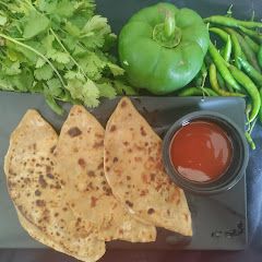 A picture of Pizza paratha.