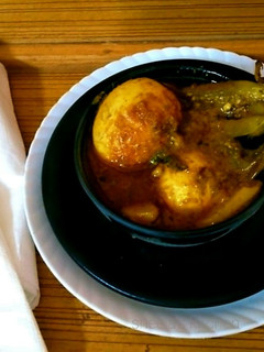 আলু বেগুন দিয়ে ডিমের ঝোল(aloo begun diye dimer jhol recipe in bengali) রেসিপির প্রধান ছবি