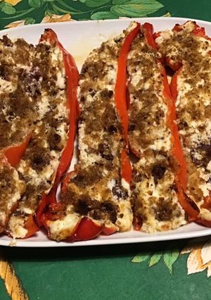 Une photo de Poivrons corne rouges farcis brousse corse et chorizo noir