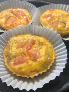 Una foto de Pastelitos de tomate y cebolla