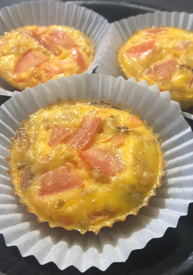 Una foto de Pastelitos de tomate y cebolla