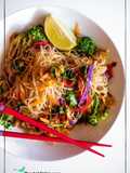 Gluten-Free Pad Thai with Vegetables and Peanut Soy Sauce 🥜