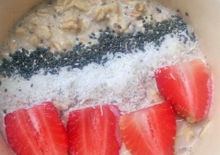 Steps to Prepare Homemade Strawberry Coconut Cinnamon Overnight Oats