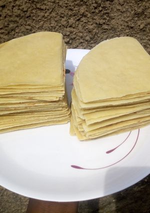 A picture of Samosa sheets.