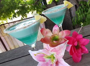Une photo de Cocktail tropical vodka, ananas et crème de coco