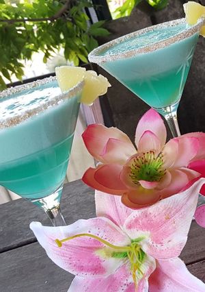Une photo de Cocktail tropical vodka, ananas et crème de coco