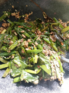 Foto resep Tumis genjer oncom bandung