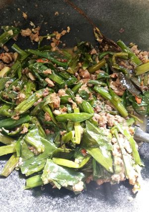 Foto resep Tumis genjer oncom bandung