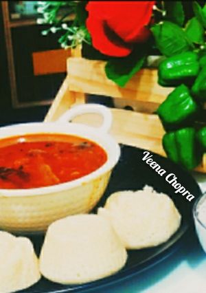 सूजी की इडली(suji ki idli recipe in hindi) रेसिपी मुख्य फोटो
