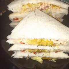 A picture of Delicious sandwich.