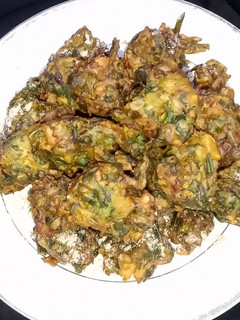 पालक कॉर्न पकौड़े (Palak Corn Pakode recipe in hindi) रेसिपी मुख्य फोटो