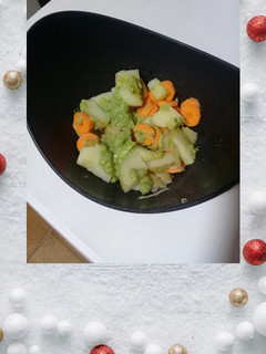 Una foto de Ensalada rusa con mayo de palta💜