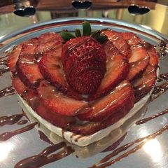 A picture of Valentine's Day Heart-Shaped Meringue.