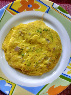 கோதுமை மாவு முட்டை தோசை (Gothumai maavu muttai dosai recipe in tamil) செய்முறை முக்கிய புகைப்படம்