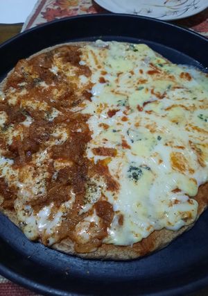 Una foto de Pizza 2 sabores con harina integral