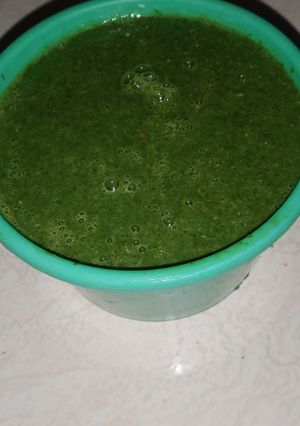 आंवला और धनिया की चटनी(amla aur dhaniya chutney recipe in hindi) रेसिपी मुख्य फोटो
