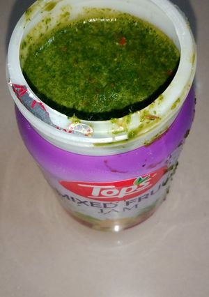 पुदीने और हरा धनिया की चटनी (Pudine aur hara dhaniya ki chutney recipe in hindi) रेसिपी मुख्य फोटो