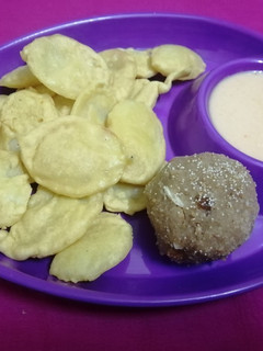 બટેટા ના ભજીયા(Bateta na bhajiya Recipe In Gujarati) રેસીપી મુખ્ય ફોટો
