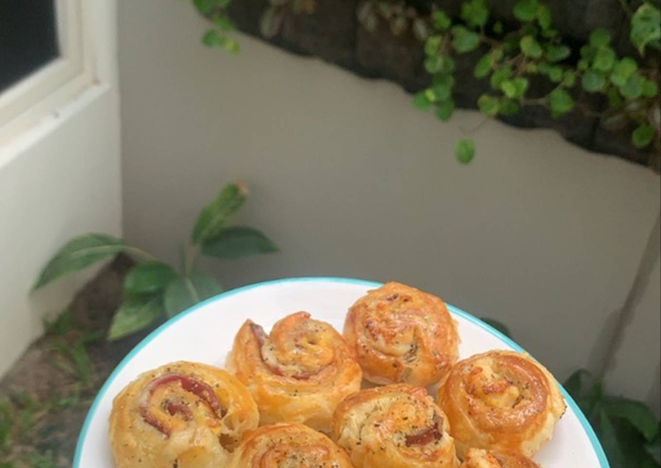 Beef Cheese Roll Pastry