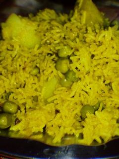 आलू मटर की तहरी (Aloo matar ki tahri recipe in hindi) रेसिपी मुख्य फोटो