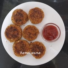 A picture of Soya chunks and Chana dal tikki.