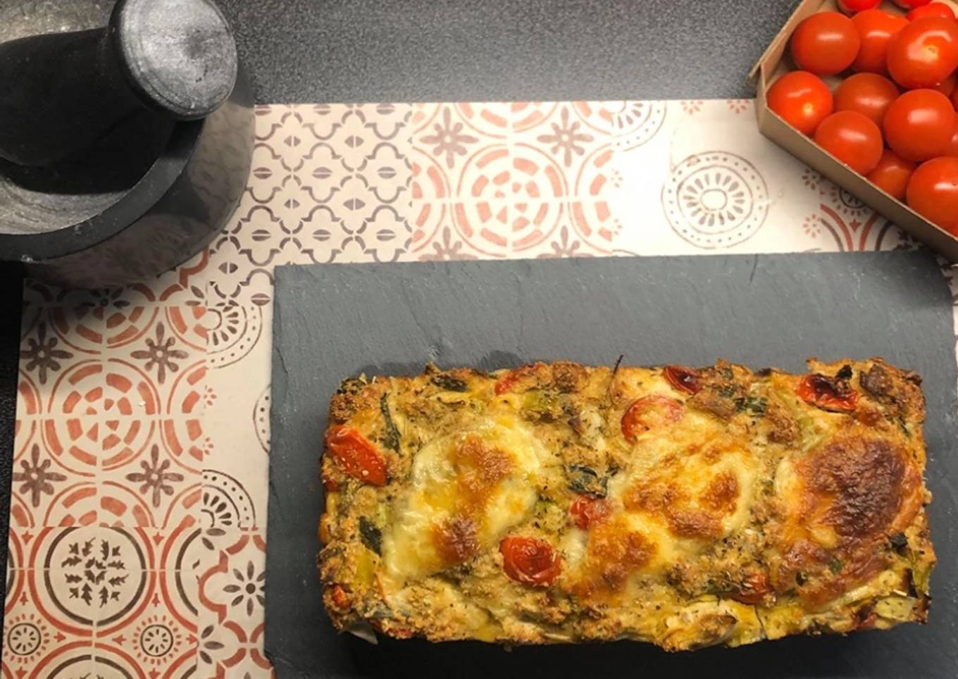 Cake healthy à base de son d'avoine : tomates, thon, mozza