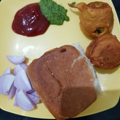 A picture of Vada pav.