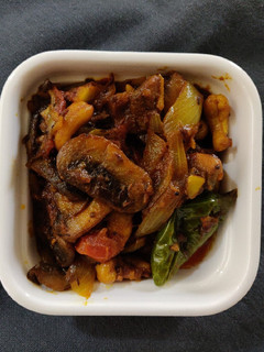 A picture of Mushroom Masala dry.