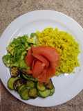 Miglio con avocado, zucchine e salmone keta affumicato